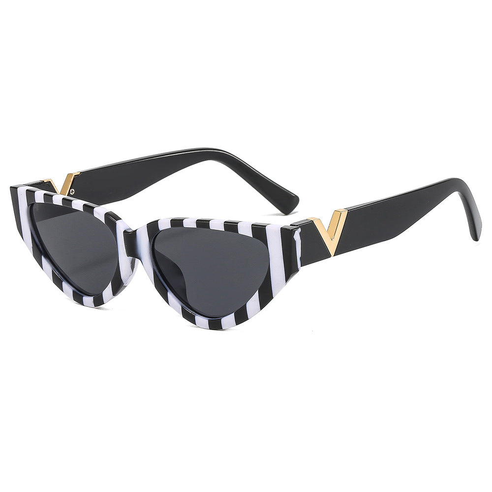Fashion Forward Frames - Sunglasses