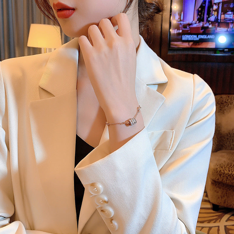 Dazzling Circle - Bracelets
