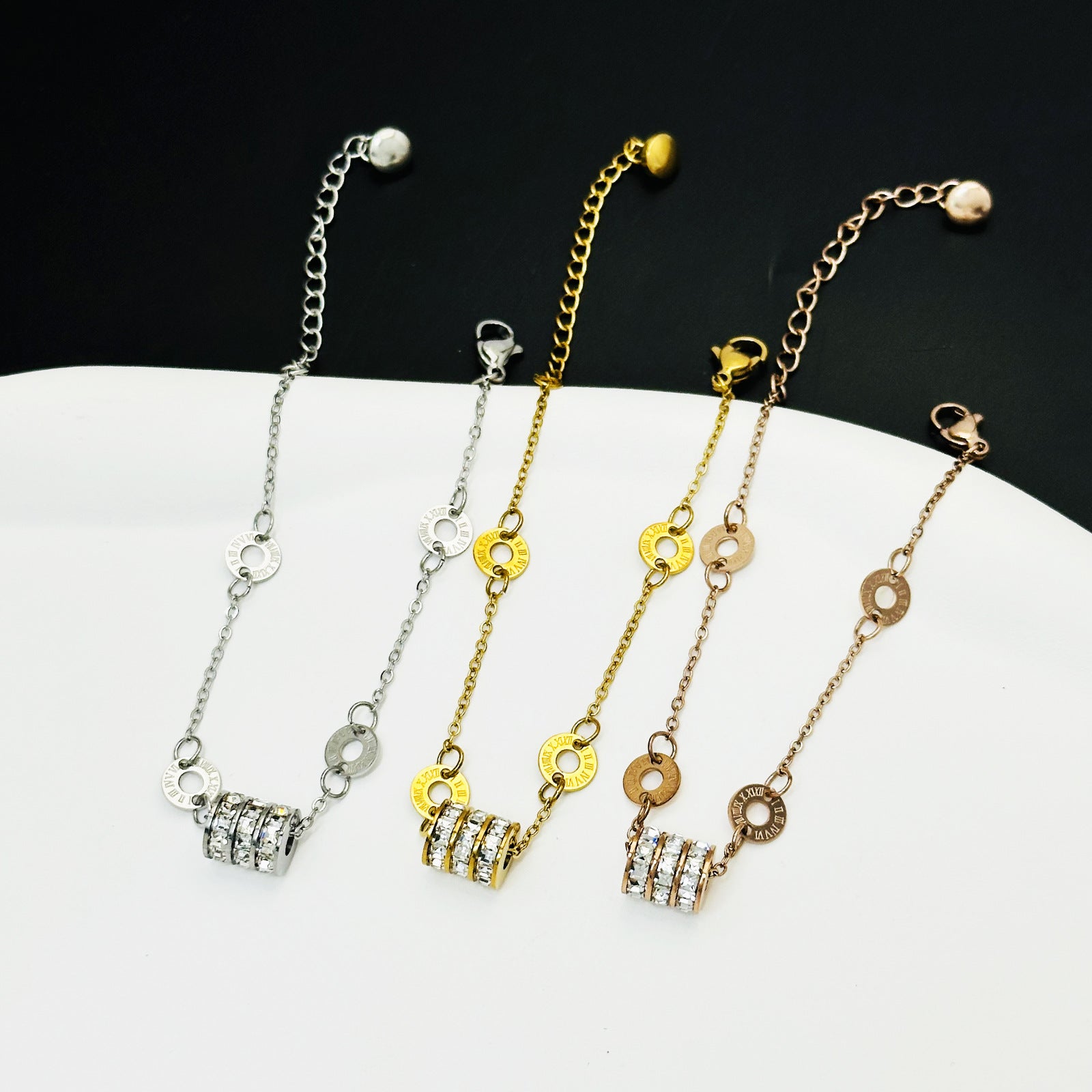 Dazzling Circle - Bracelets